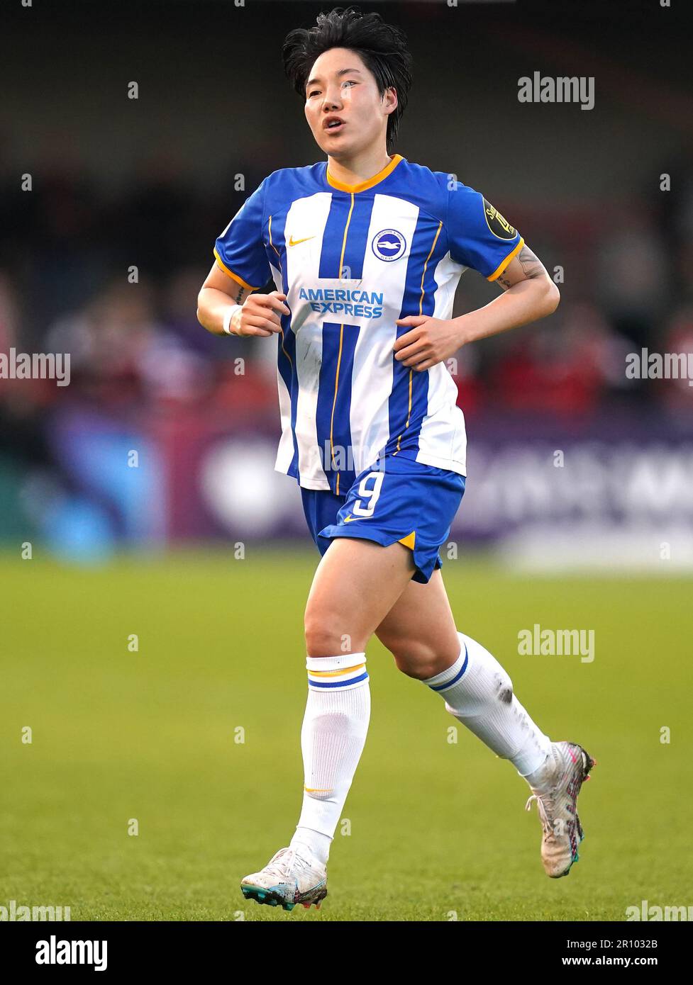 Lee Geum-min di Brighton e Hove Albion in azione durante la partita della Barclays Women's Super League al People's Pension Stadium di Crawley. Data immagine: Mercoledì 10 maggio 2023. Foto Stock