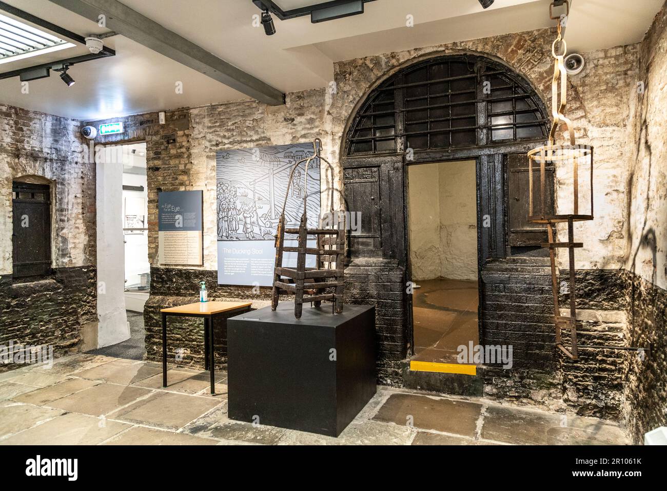 Interior of Stories of Lynn Museum e Old Jail Cells, King's Lynn, Norfolk, Inghilterra, Regno Unito Foto Stock