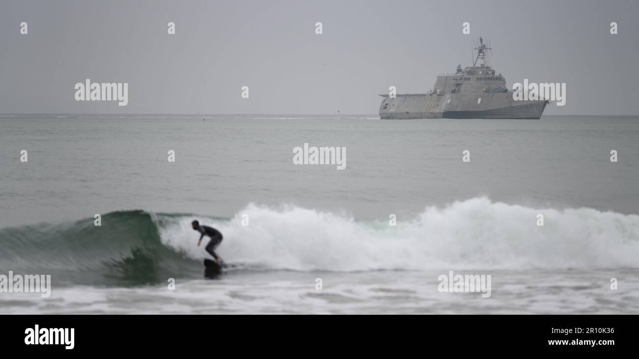 USS Gabrielle Giffords (LCS 10) arriva a NSWC PHD il 24 aprile. (STATI UNITI Foto Navy di Eric Parsons/rilasciata) Foto Stock