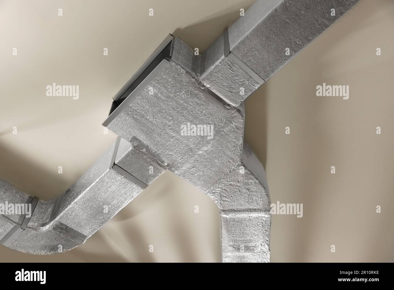 Soffitto con sistema di ventilazione interno, vista dal basso Foto Stock