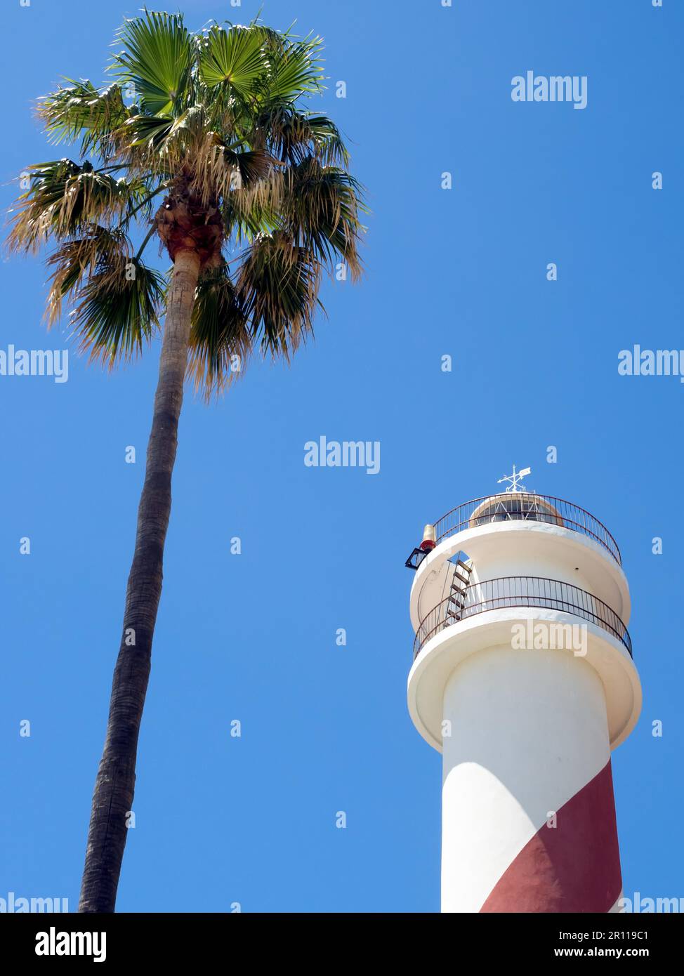 MARBELLA, ANDALUCIA/SPAGNA - 4 MAGGIO : Vista del faro di Marbella Spagna il 4 maggio 2014 Foto Stock