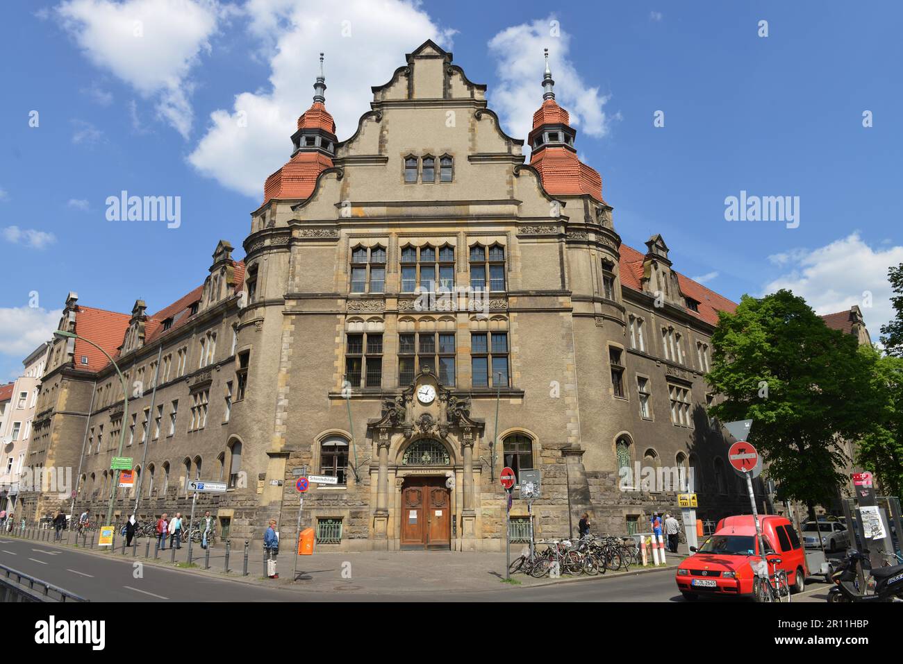 Neukoelln Tribunale locale, Karl-Marx-Strasse, Neukoelln, Berlino, Germania Foto Stock