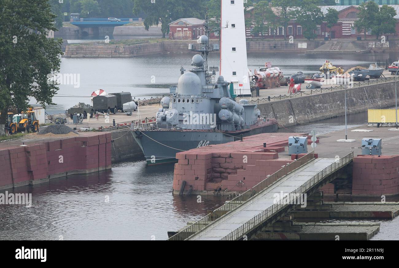 Marina russa R-47 (819), Project 12411, corvetta classe Tarantúl, porto cittadino di Kronstadt, base navale, isola di Kotlin, San Pietroburgo, Russia Foto Stock