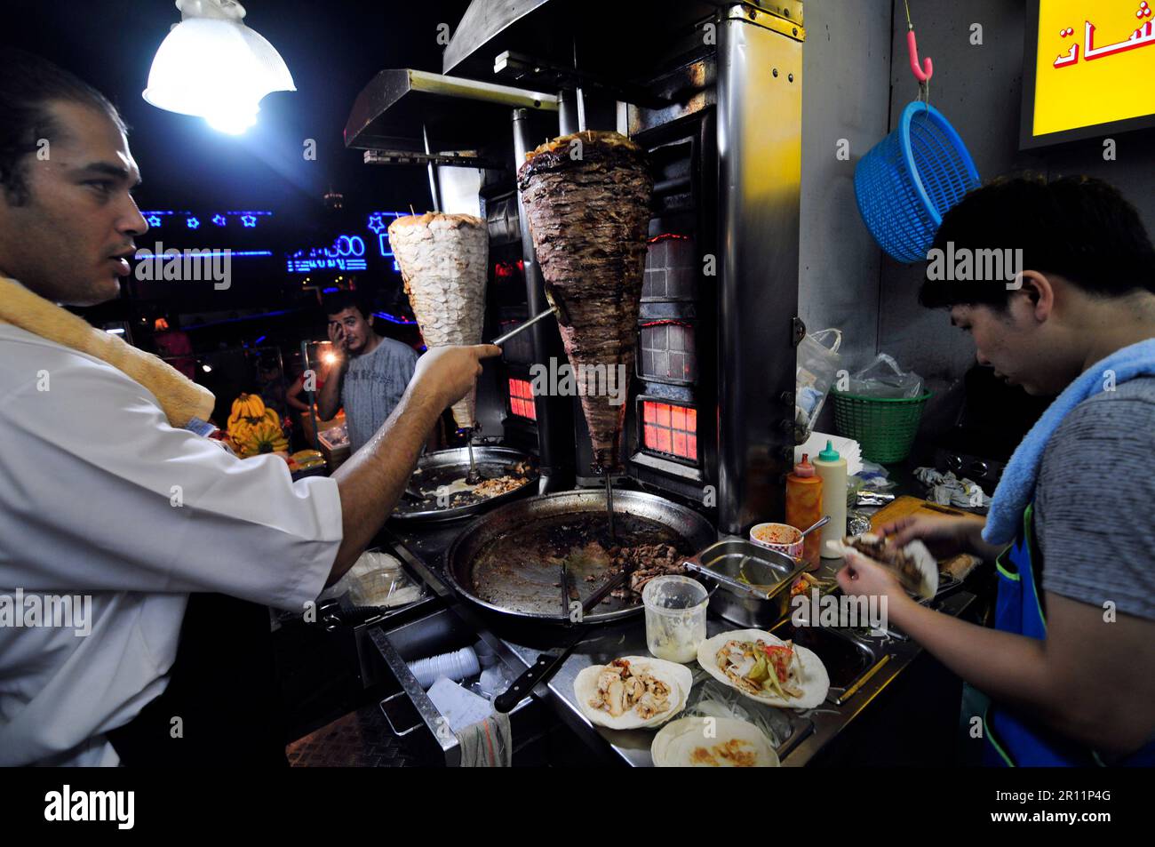 Un negozio Shawarma nella città araba in Sukhumvit Soi 3. Bangkok, Thailandia. Foto Stock