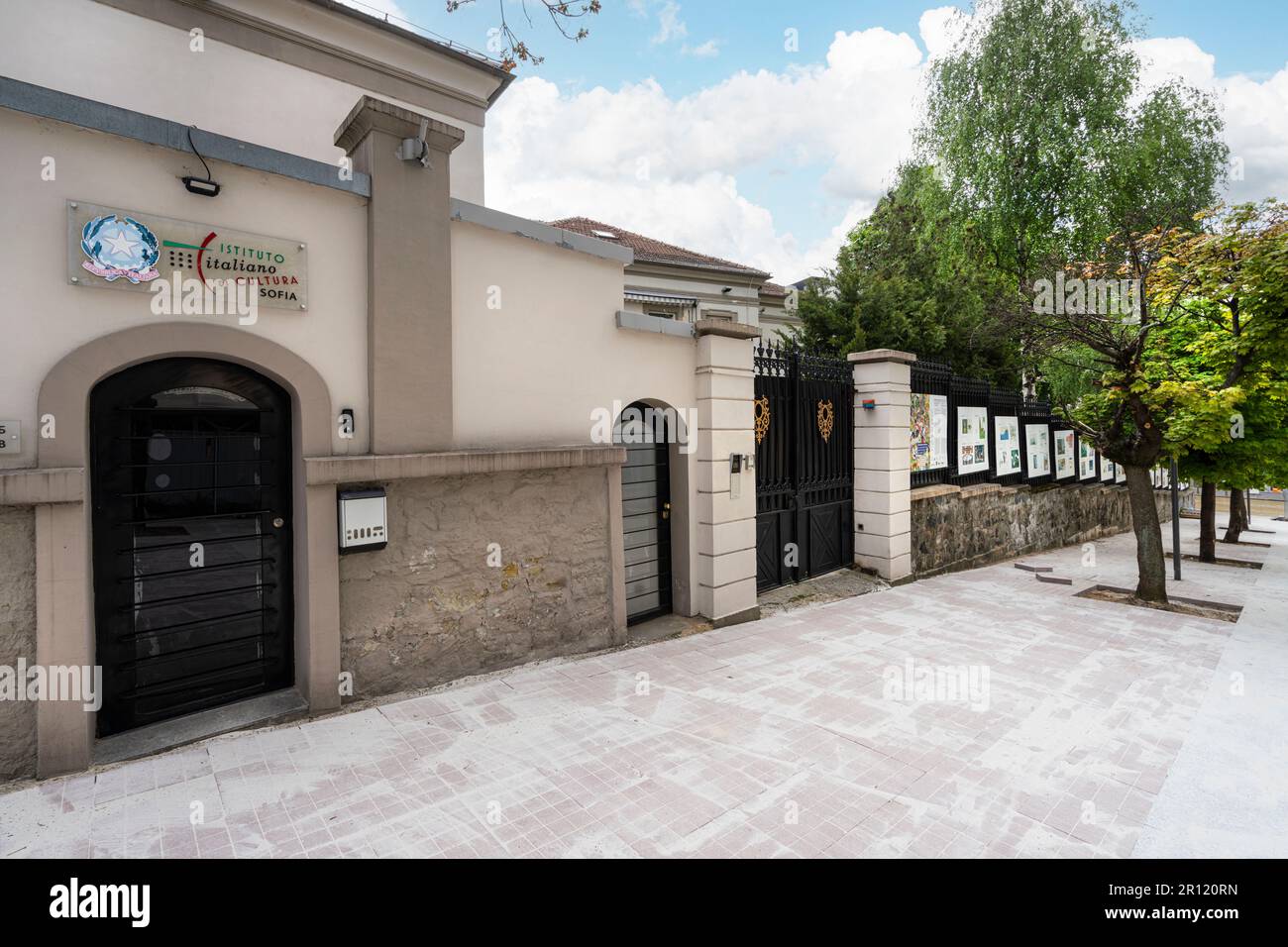 Sofia, Bulgaria. Maggio 2023. Veduta della sede dell'Istituto Italiano di Cultura nel centro della città Foto Stock