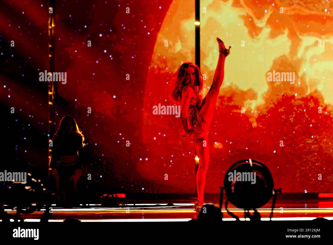 10 maggio 2023, Liverpool, Merseyside, Regno Unito: Liverpool, Inghilterra: High Kicking Blanka (Blanka Stajkow) cantando la canzone ''solo'' all'Eurovision Song Contest 2023 come ingresso per LA POLONIA nella semifinale due alla Liverpool Arena. L'Eurovision Song Contest 2023 si svolge a Liverpool, dopo che l'Ucraina, vincitrice del concorso 2022 con la canzone 'Stefania' di K. Orchestra, non è stata in grado di soddisfare le richieste di ospitare l'evento a causa di preoccupazioni di sicurezza causate dall'invasione russa (Credit Image: © Andy von PIP/ZUMA Press Wire) SOLO PER USO EDITORIALE! Non per USO commerciale! Foto Stock