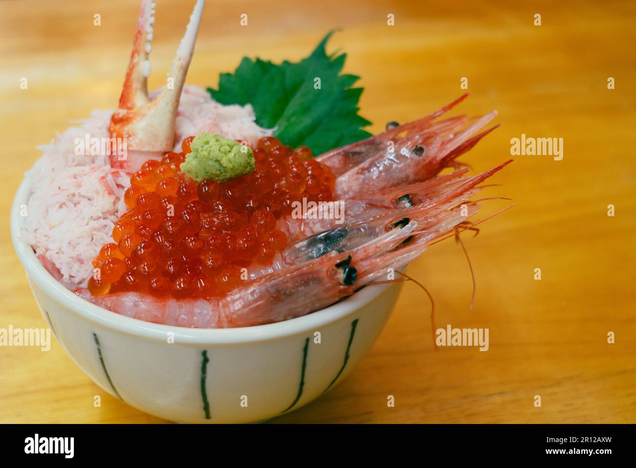 Hokkaido, Giappone - 27 aprile 2023 : Kaisendon Japanese Seafood Rice Bowl Foto Stock