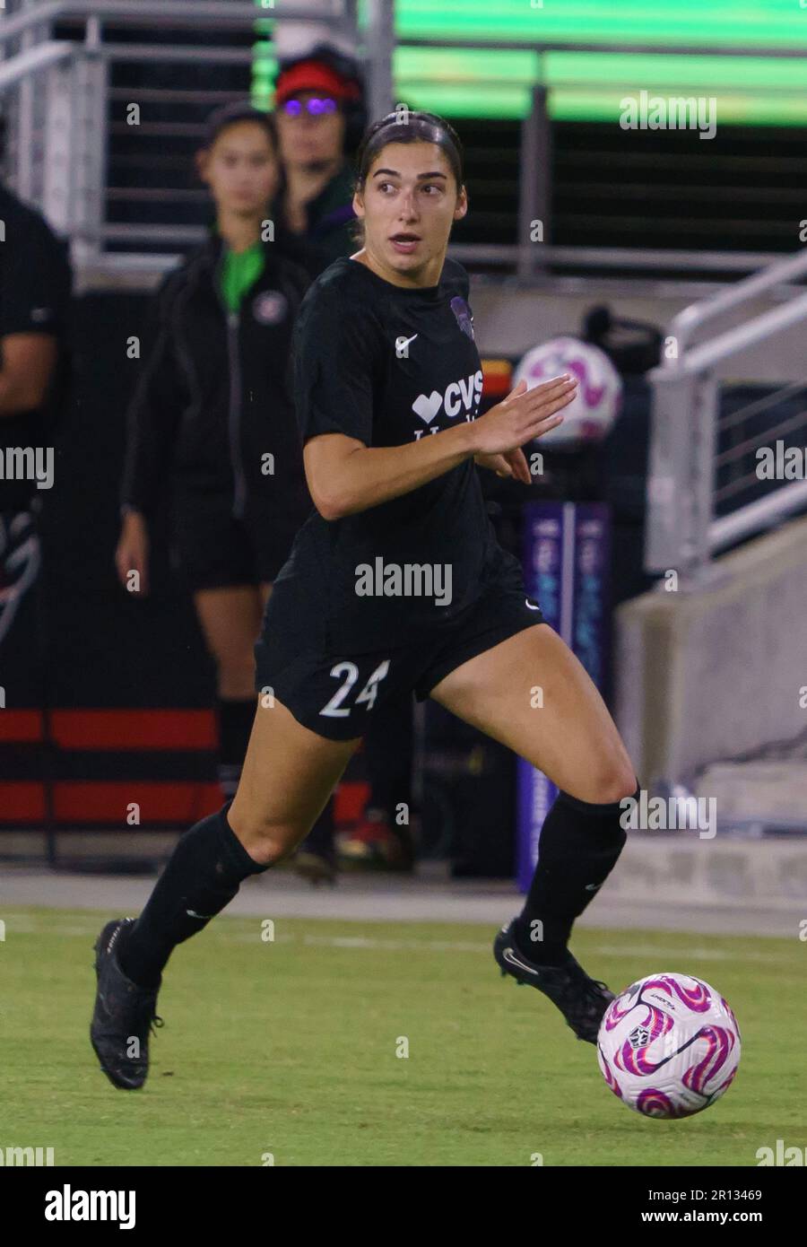 WASHINGTON, DC, USA - 10 MAGGIO 2023: Washington Spirit inoltra Lena Silano (24) (24) all'attacco durante una partita della NWSL Challenge Cup tra lo Spirito di Washington e l'Orlando Pride, il 10 maggio 2023, all'Audi Field, a Washington, CC. (Foto di Tony Quinn-Alamy Live News) Foto Stock