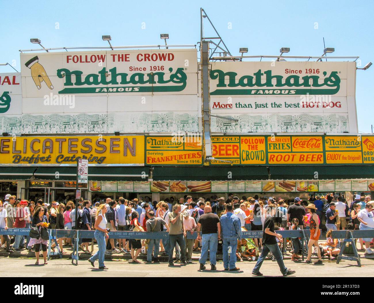 Nathan famoso hot dog stand a Coney Island Brooklyn NYC Foto Stock