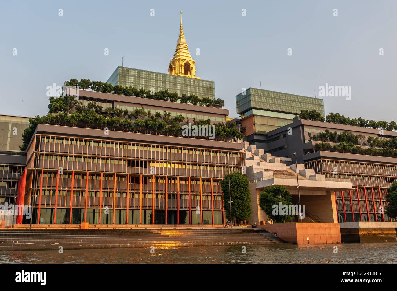 Bangkok, Thailandia - 10 aprile 2023: Costruzione del nuovo Parlamento tailandese a Bangkok, Thailandia. Foto Stock