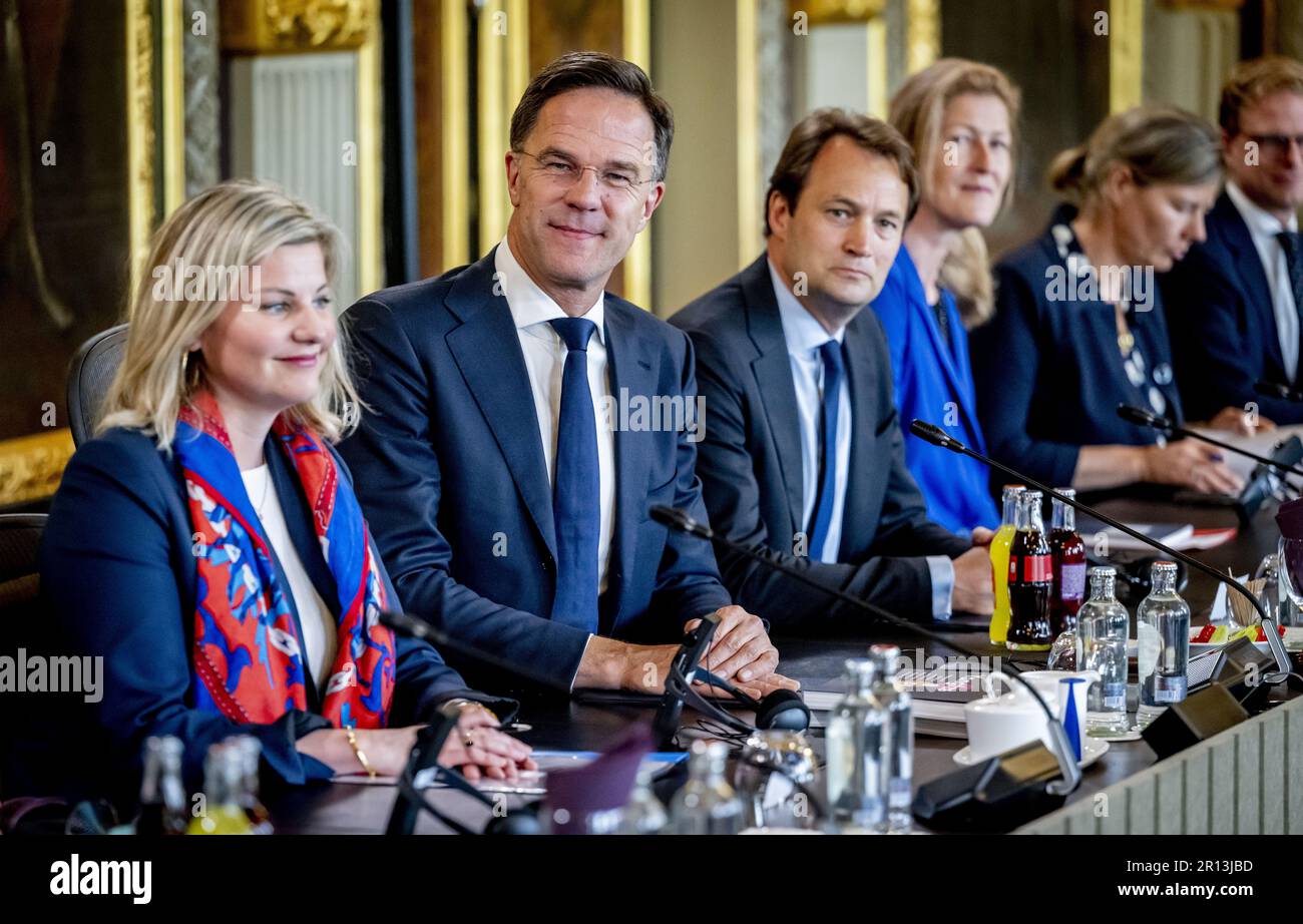 L'AIA - il primo ministro Mark Rutte riceve il vicepresidente Han Zheng della Repubblica popolare cinese. Insieme al Ministro Schreinemacher, discutono, tra l'altro, del commercio e della cooperazione in materia di clima e acqua. ANP ROBIN UTRECHT olanda fuori - belgio fuori Foto Stock