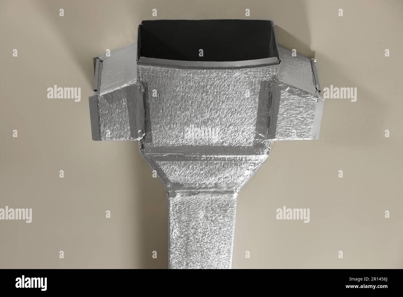 Soffitto con sistema di ventilazione interno, vista dal basso Foto Stock