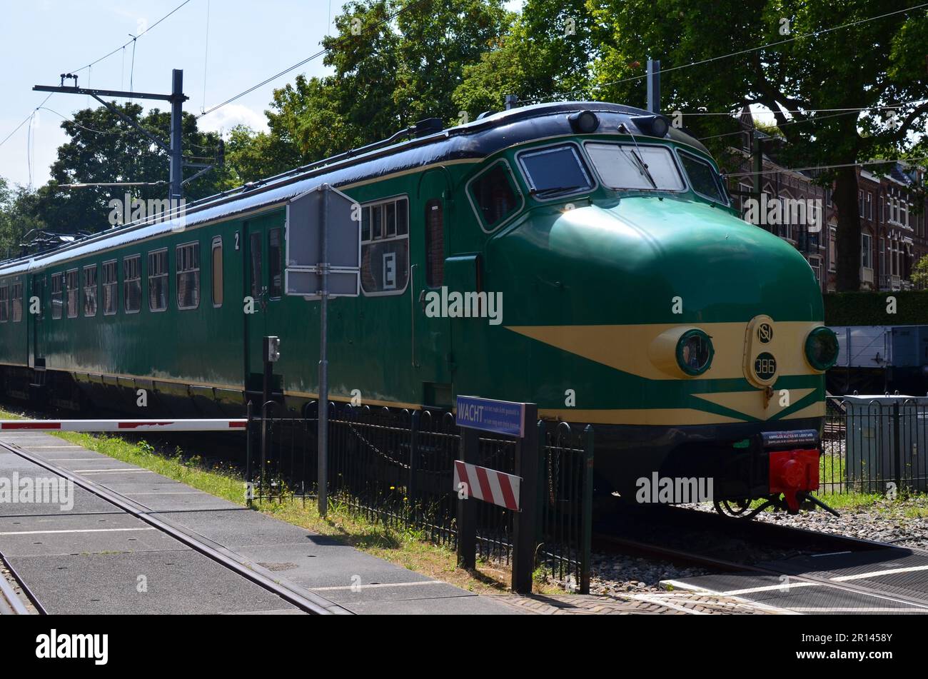 Utrecht, Paesi Bassi - 23 luglio 2022: Treno elettrico in mostra allo Spoorwegmuseum Foto Stock