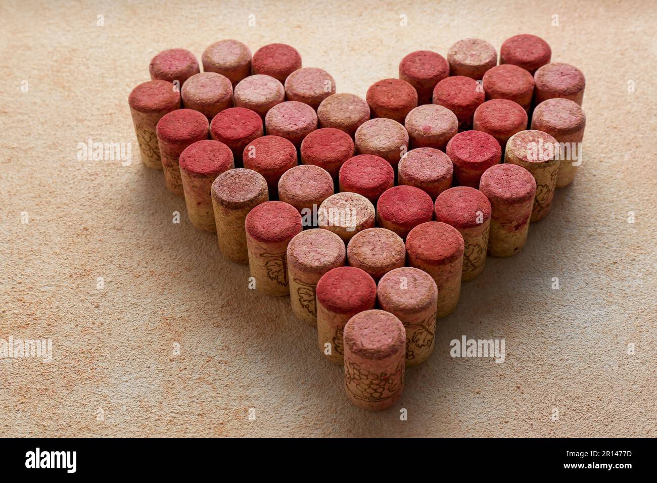 HOMSFOU Set 12 Tappi Da Vino A Forma Di Cuore In Lega Metallica – Riutilizzabili, Sigillanti E Decorativi Per Bottiglie, Perfetti Per Matrimoni E Feste