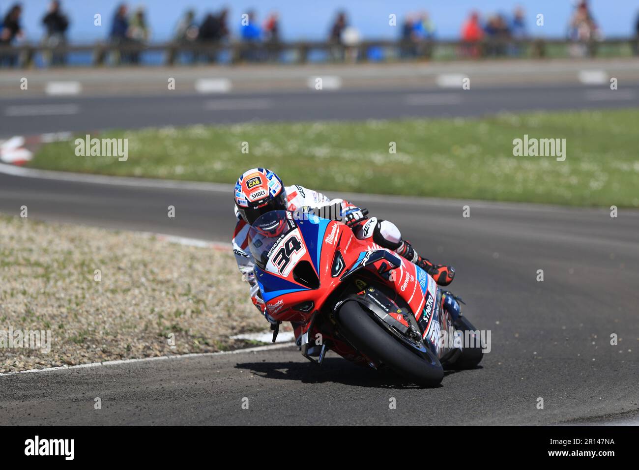 Portrush, Antrim, Irlanda del Nord: 11th maggio 2023: FonaCAB Nichols OilsNorth West 200, Portrush, Antrim, Irlanda del Nord: Nord Ovest 200 Qualifiche 2023: Alastair Seeley (BMW - Milwaukee BMW Motorrad) Foto Stock