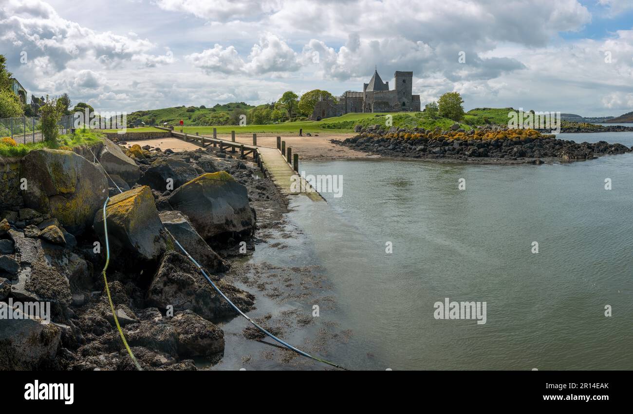 Inchcolm Island e Abbey su un'isola sul Firth of Forth, Scozia, Regno Unito Foto Stock