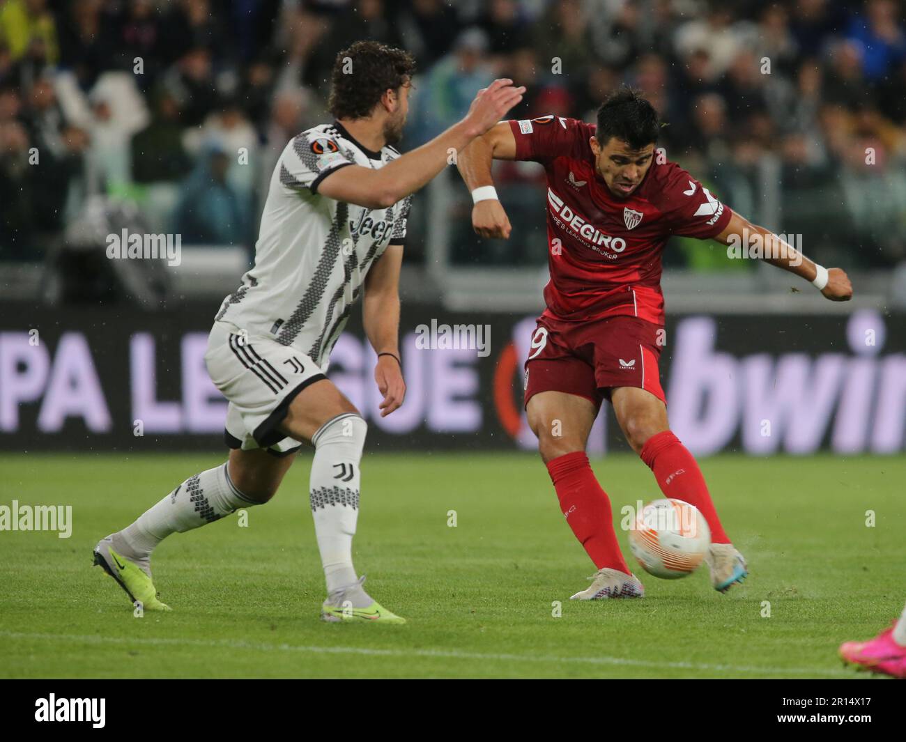 Milano, Italia. 11th maggio, 2023. Marcos Acuna del Sevilla FC durante la semifinale della UEFA Europa League, prima tappa, partita di calcio tra Juventus FC e Sevilla FC il 11 maggio 2023 allo stadio Allianz di Torino. Credit: Nderim Kaceli/Alamy Live News Foto Stock