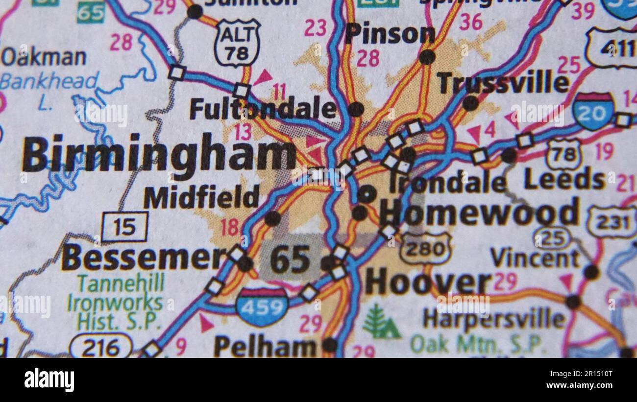 Vista ravvicinata di una mappa dell'area di Birmingham, Alabama, da un atlante stradale Foto Stock
