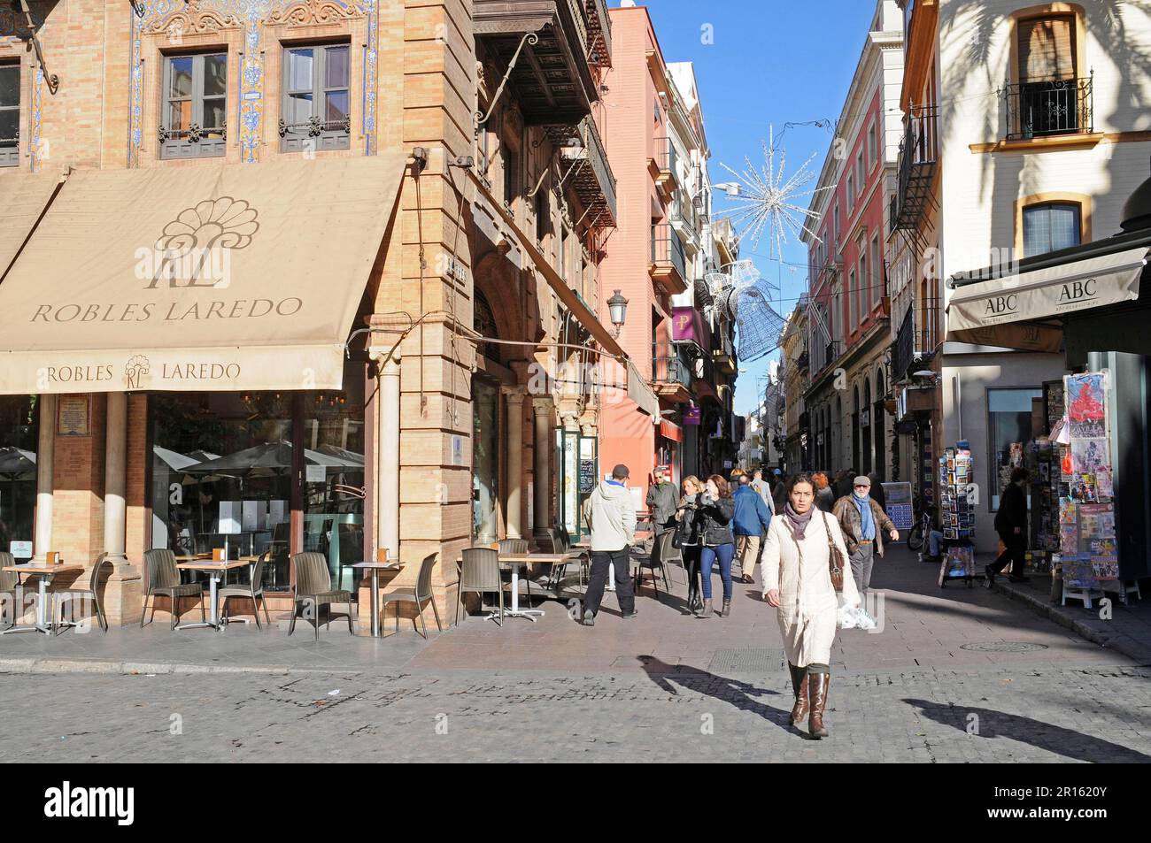 Calle de las Sierpes, via dello shopping, zona pedonale, Siviglia, Siviglia, Provincia di Siviglia, Andalusia, Spagna Foto Stock