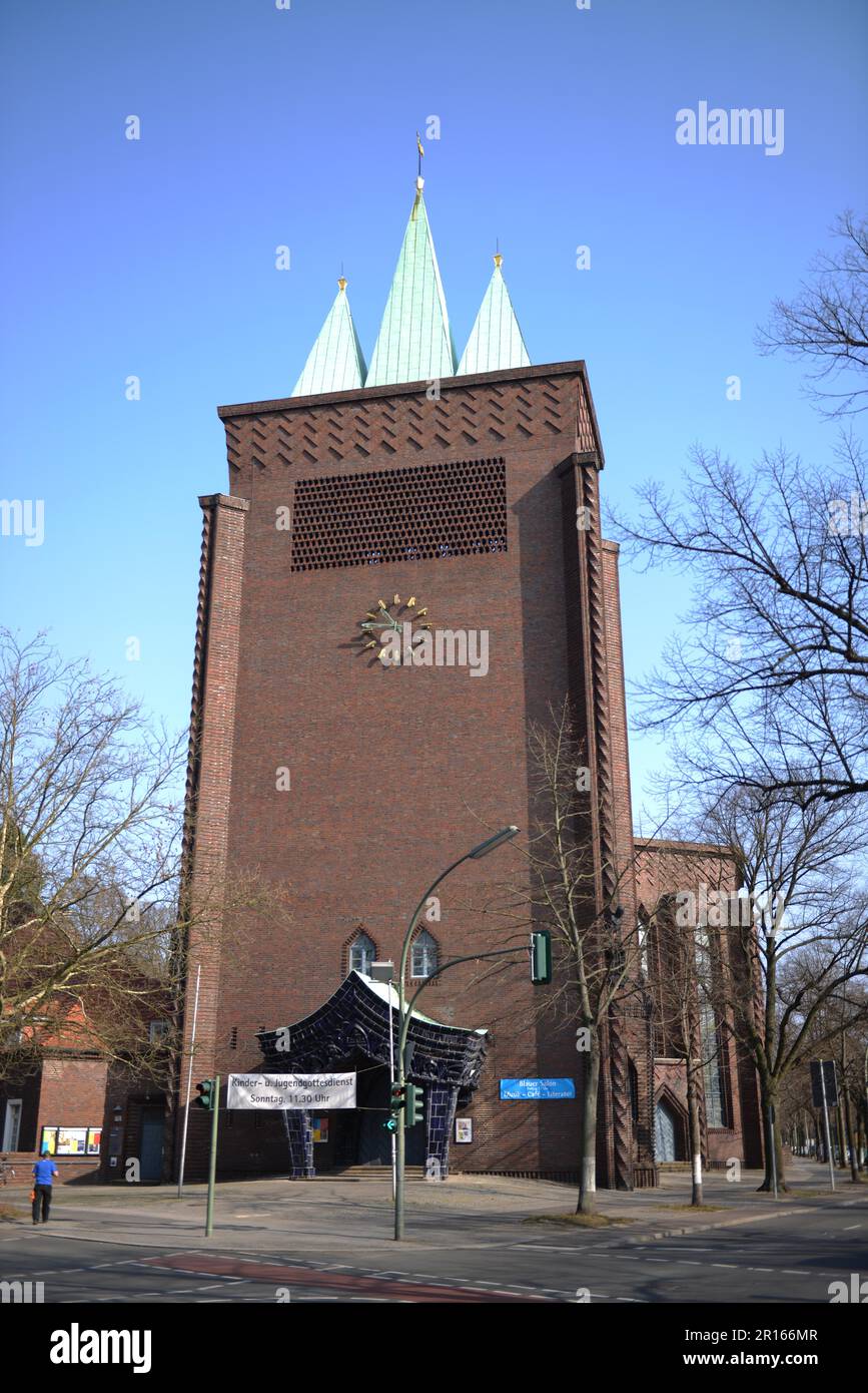 Kreuzkirche, Hohenzollerndamm, Schmargendorf, Wilmersdorf, Berlino, Germania Foto Stock