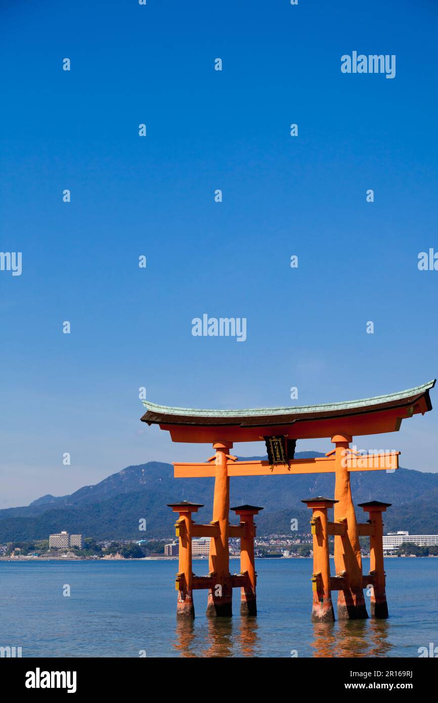 Torii del Santuario di Itsukushima Foto Stock