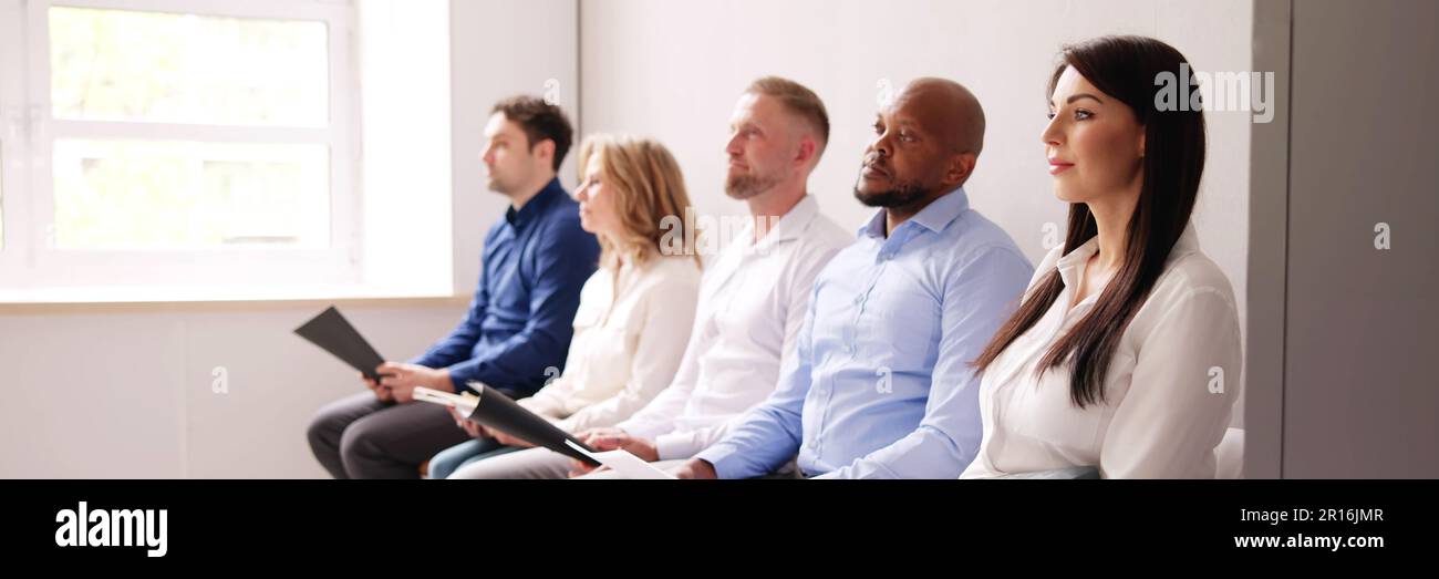 Disoccupati afroamericani candidati in attesa di lavoro in linea Foto Stock