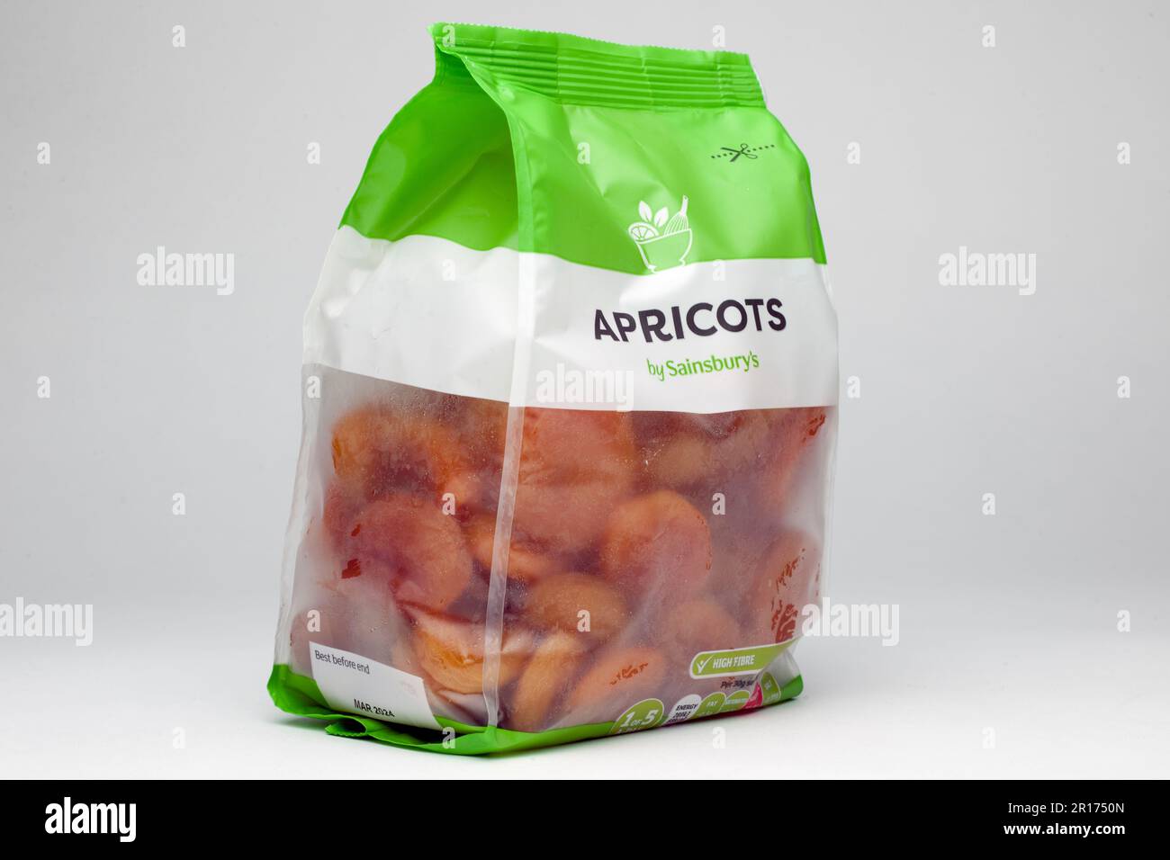 Borsa di Sainsburys Apricots Foto Stock