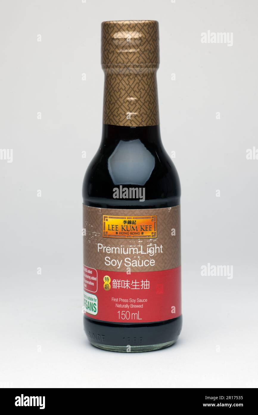 Bottiglia di salsa di soia leggera Lee Kum Kee Premium 150ml Foto Stock