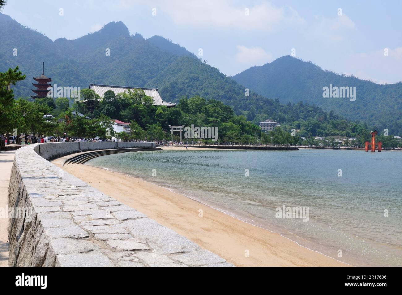 Patrimonio dell'umanità i tre luoghi più scenografici in Giappone Miyajima in estate Foto Stock