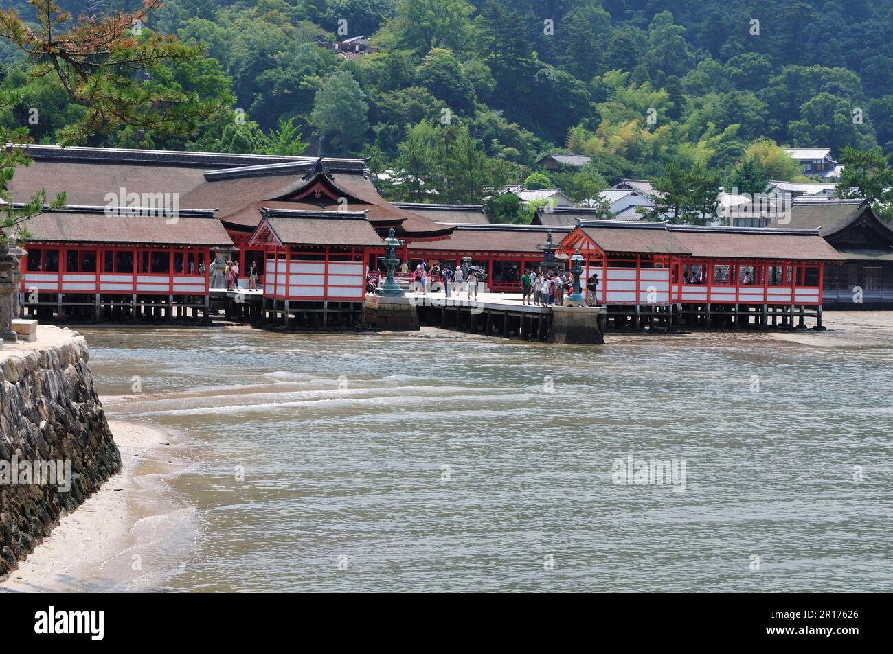 Patrimonio dell'umanità i tre punti più panoramici del Giappone Miyajima Itsukushima Santuario in estate Foto Stock