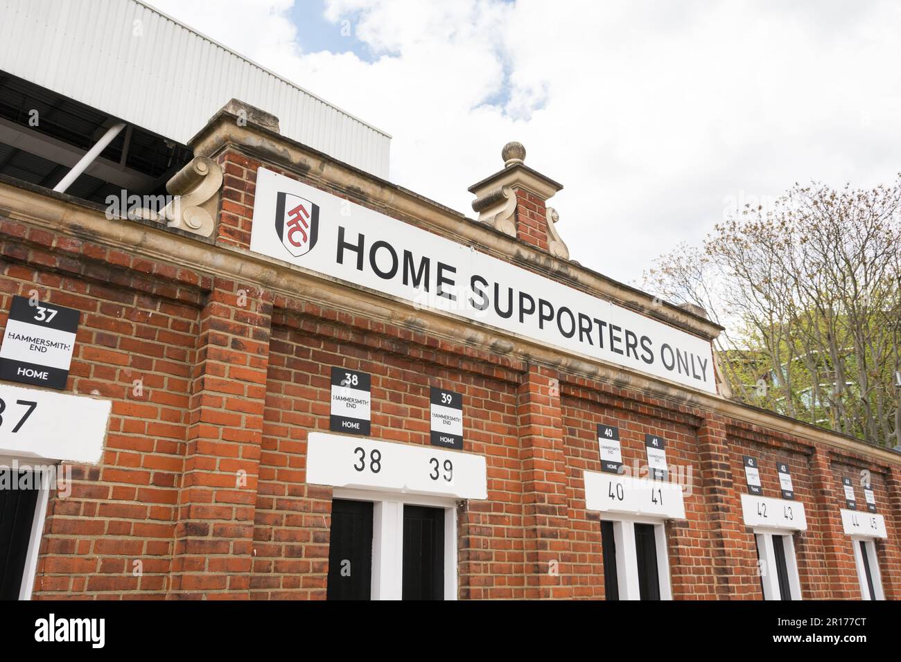 Home sostenitori tornelli a Craven Cottage - la casa di Fulham Football Club, Fulham, Stevenage Road, Londra, SW6, Inghilterra, Regno Unito Foto Stock
