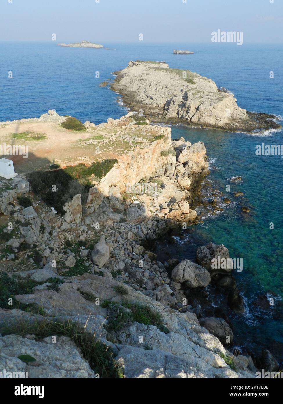 Cipro (Nord): Capo Apostolos Andreas e le isole Klidhes alla punta della penisola di Karpas, a nord-est dell'isola. Foto Stock