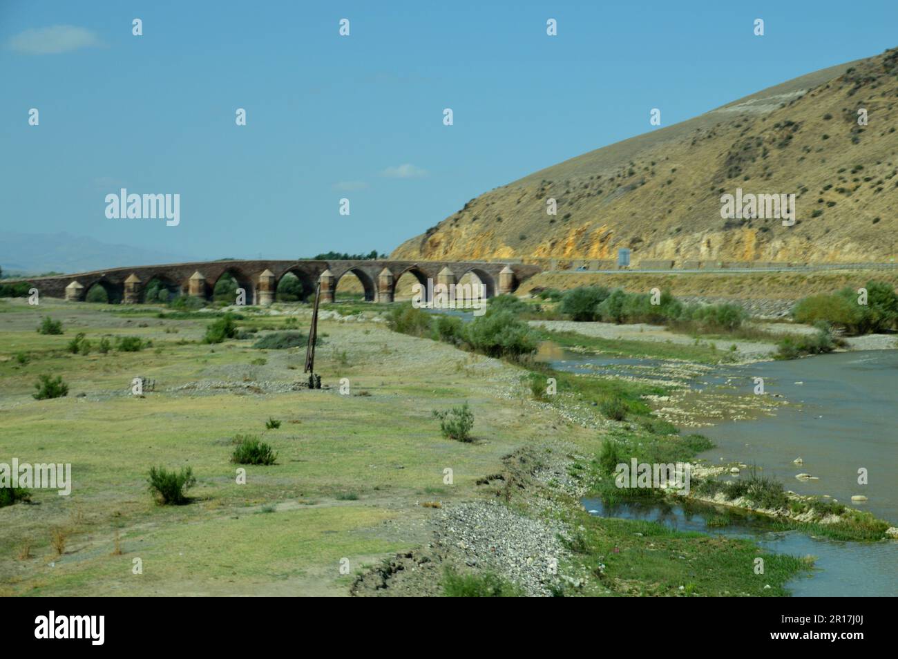 Turchia, Anatolia: Un ponte ottomano ben conservato con 7 campate, non lontano da Erzurum. Foto Stock