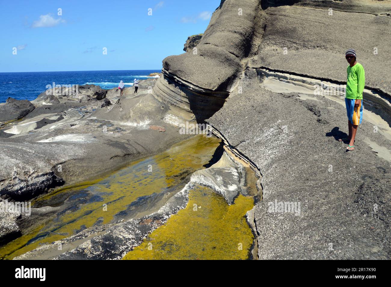 Filippine: L'isola di Biri, al largo della costa nord-occidentale di Samar, è una riserva marina protetta. Alcune delle rocce erose fantasicamente con colorful Foto Stock