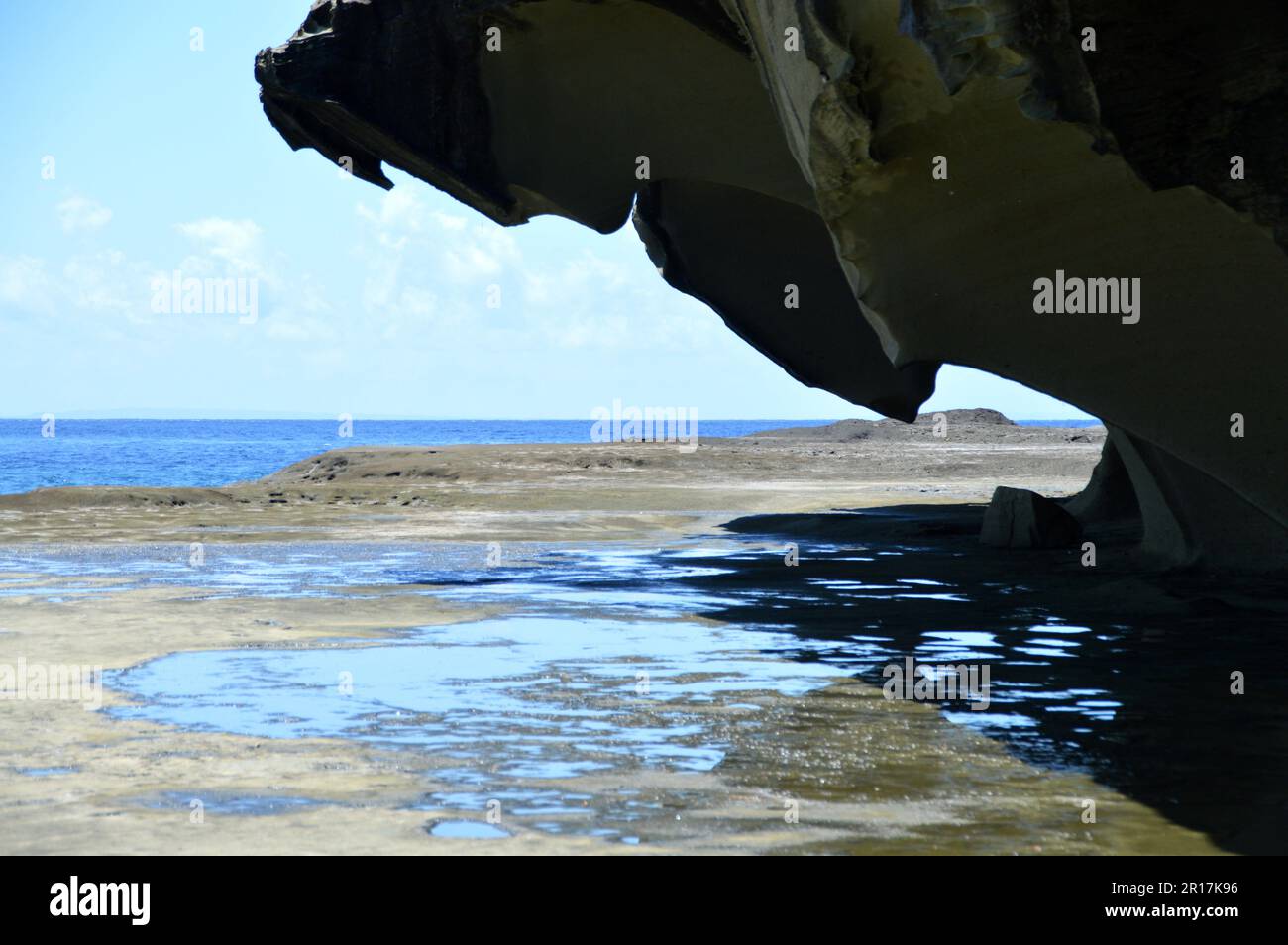 Filippine: L'isola di Biri, al largo della costa nord-occidentale di Samar, è una riserva marina protetta. Alcune delle fantastiche formazioni rocciose erose. Foto Stock