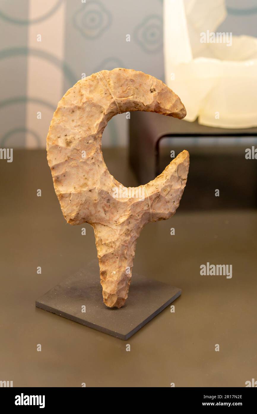 Oggetto scolpito a forma di mezzaluna, tardo periodo classico, museo archeologico Maya, Fort San Jose, Campeche, Messico Foto Stock