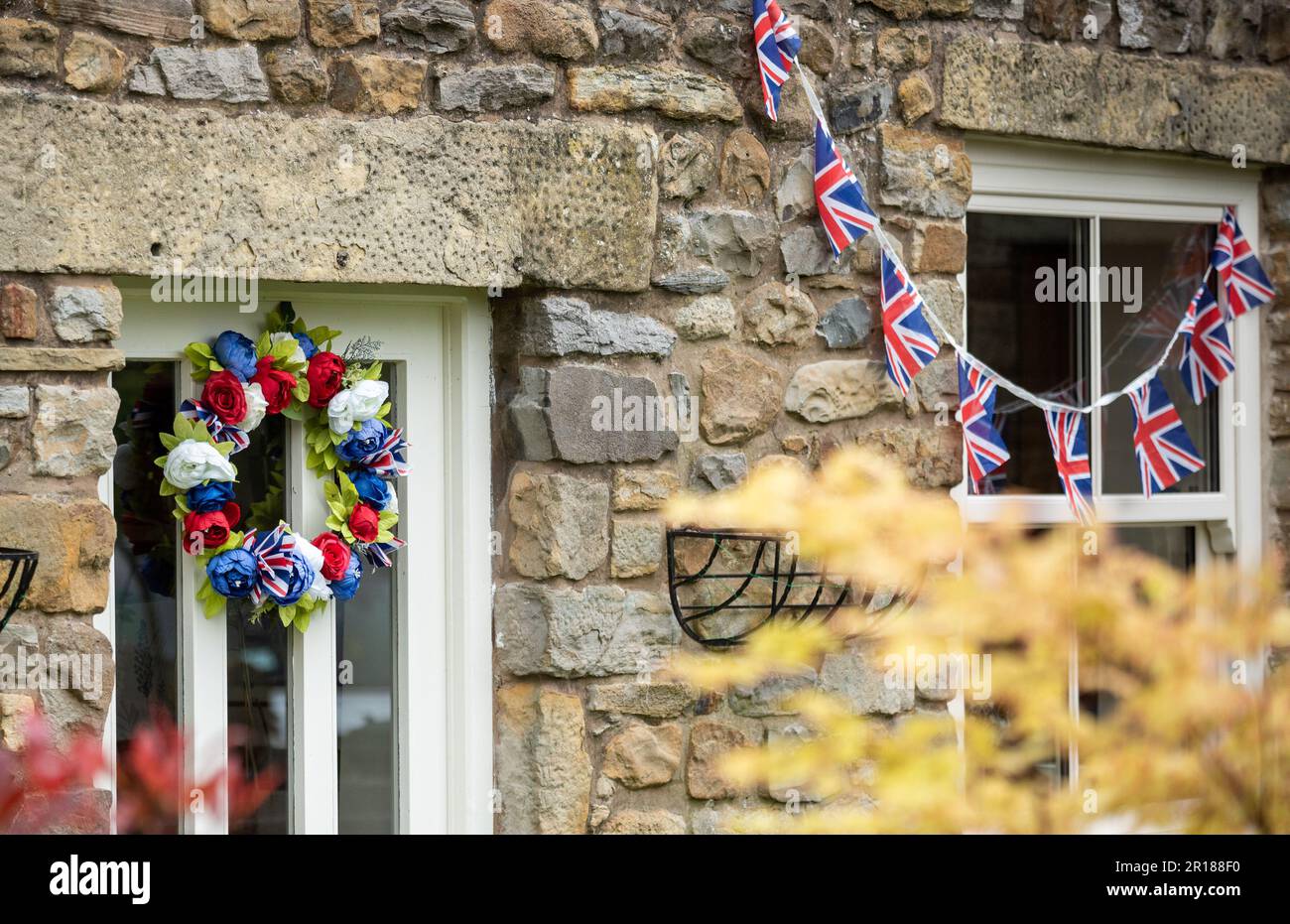 Decorazioni per l'incoronazione di Re Carlo 111, Chipping, Preston, Lancashire, UK Foto Stock