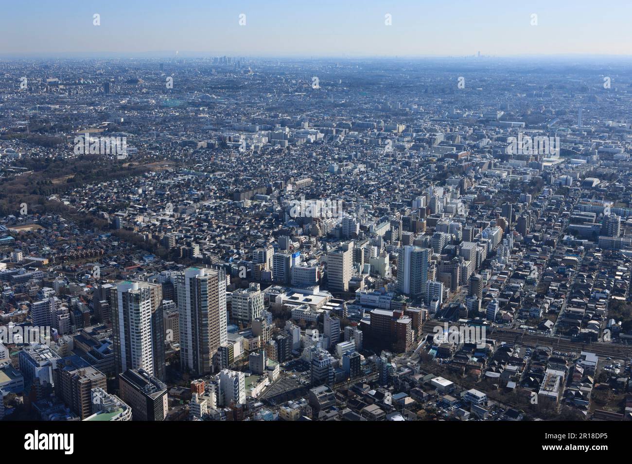 Stazione Mitaka ripresa aerea dalla zona ovest Ikebukuro, Sky Tree, Shinjuku Foto Stock