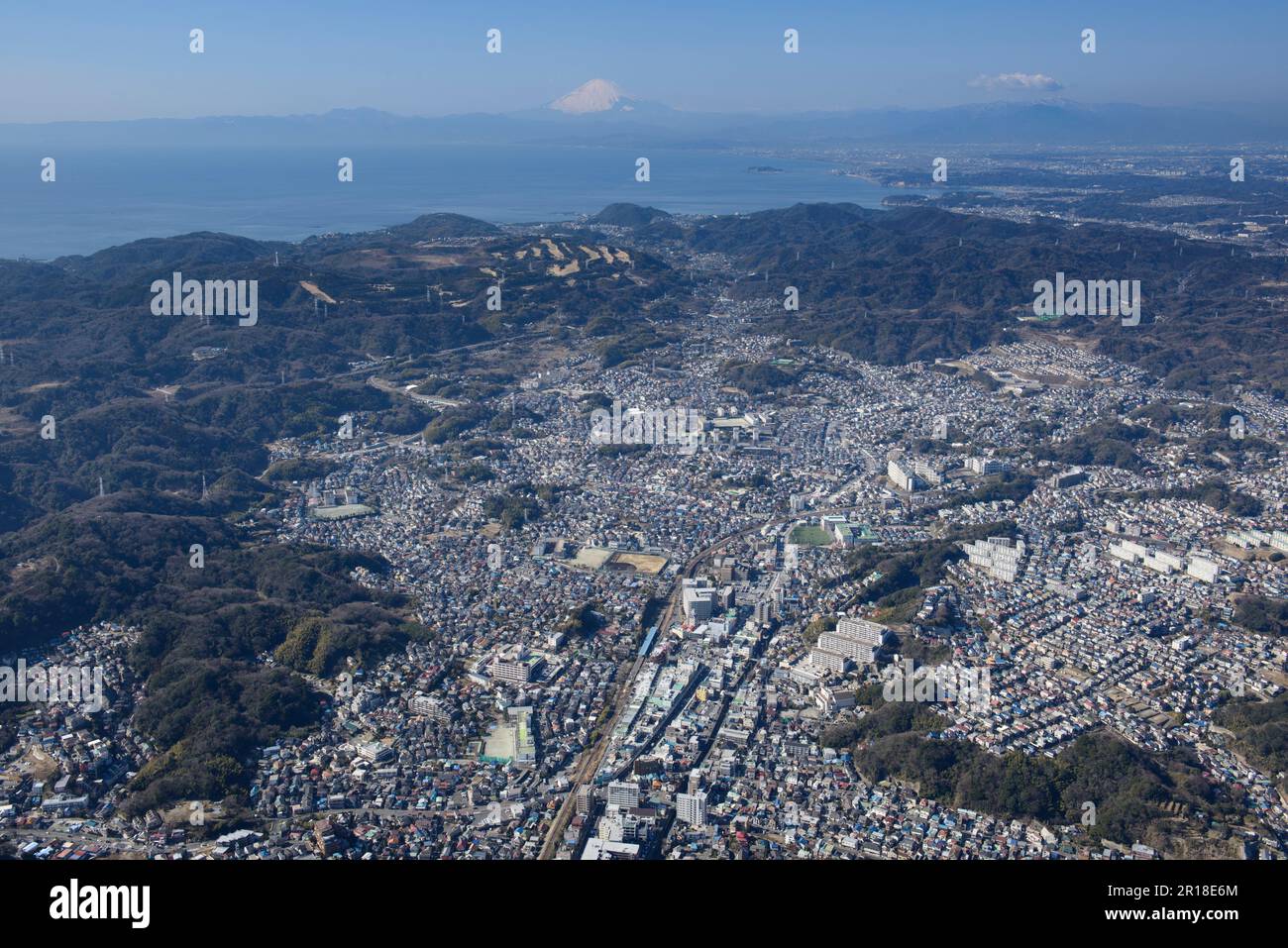 Ripresa aerea della stazione di Kinugasa dall'East Mt. Fuji, zona di Enoshima Foto Stock