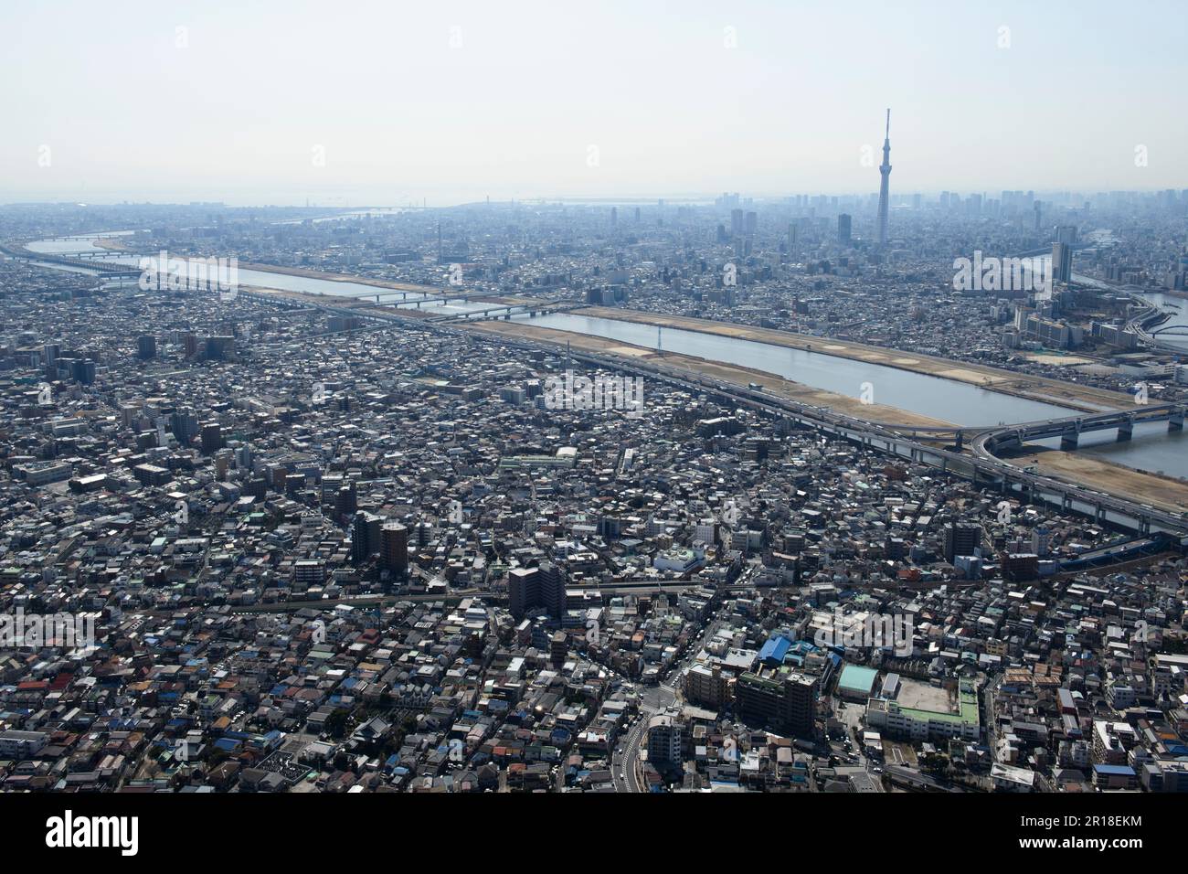 Vista aerea di Horikirishobuen dal lato nord verso la torre dell'albero del cielo Foto Stock