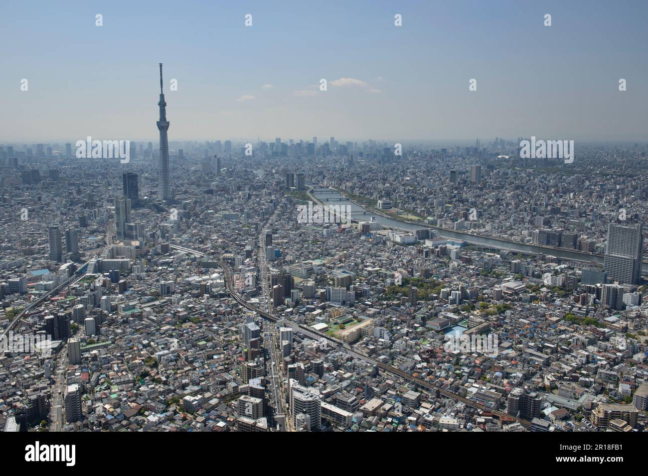 Ripresa aerea della stazione di Higashi-mukojima dal lato nord-est verso l'area del cielo Foto Stock