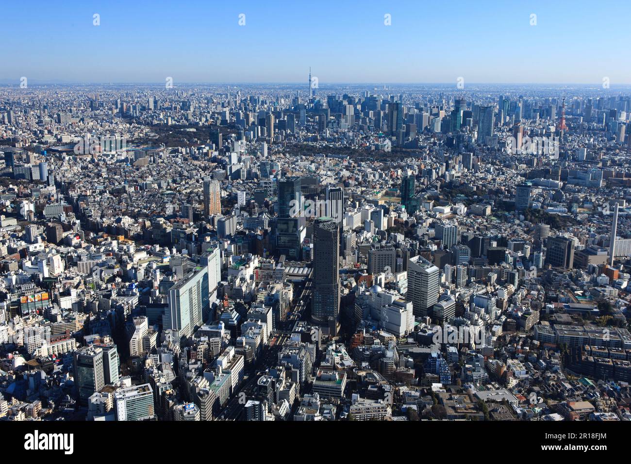 Stazione Shibuya ripresa aerea dal lato sud verso il centro - direzione della torre dell'albero del cielo Foto Stock