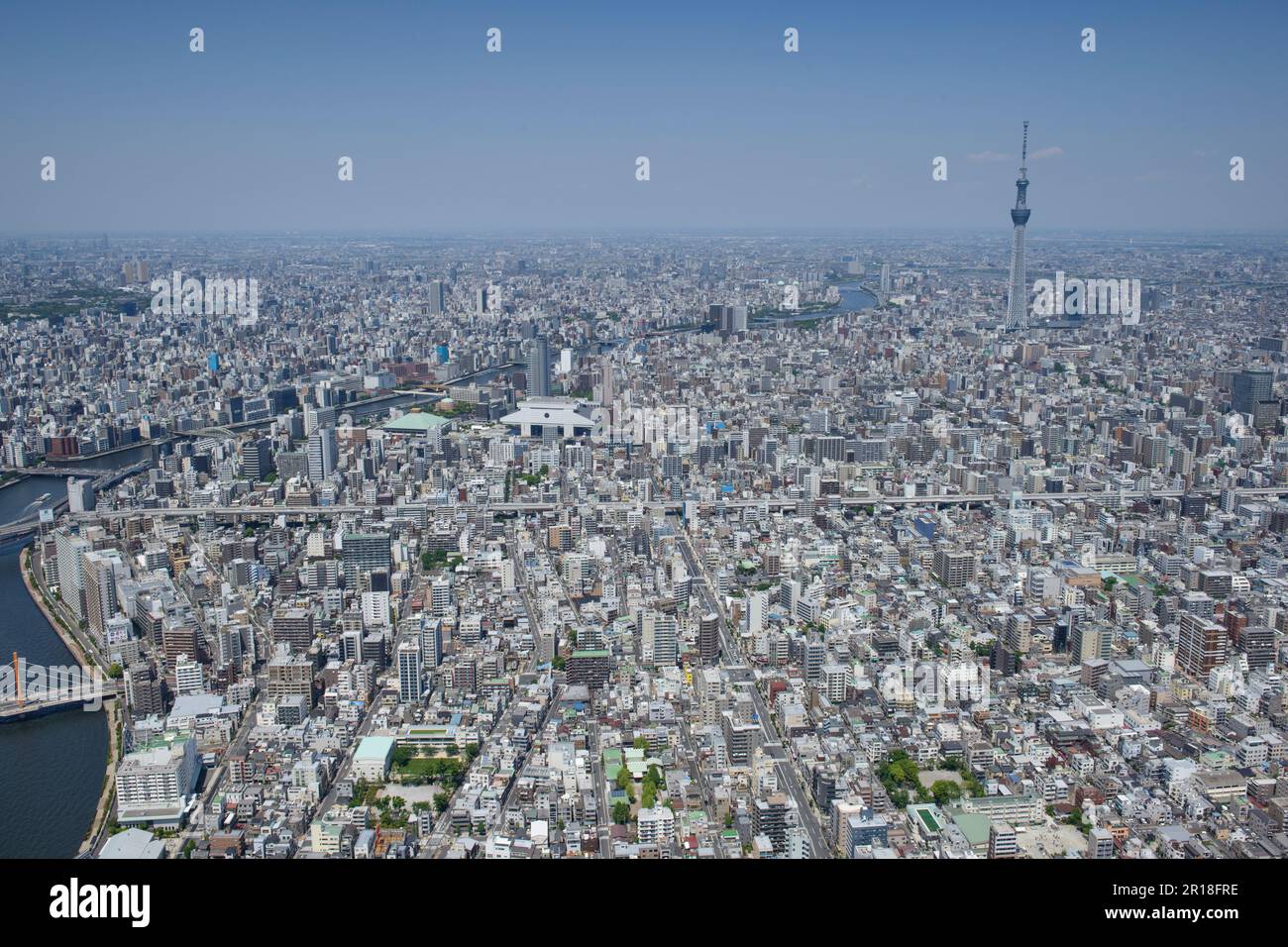 Vista aerea della stazione di Morishita dal lato sud verso ryokoku, la torre dell'albero del cielo Foto Stock