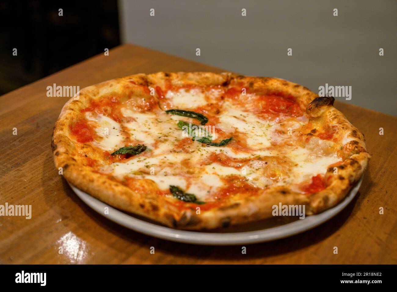 Pizza Margherita (pizza napoletana) Foto Stock