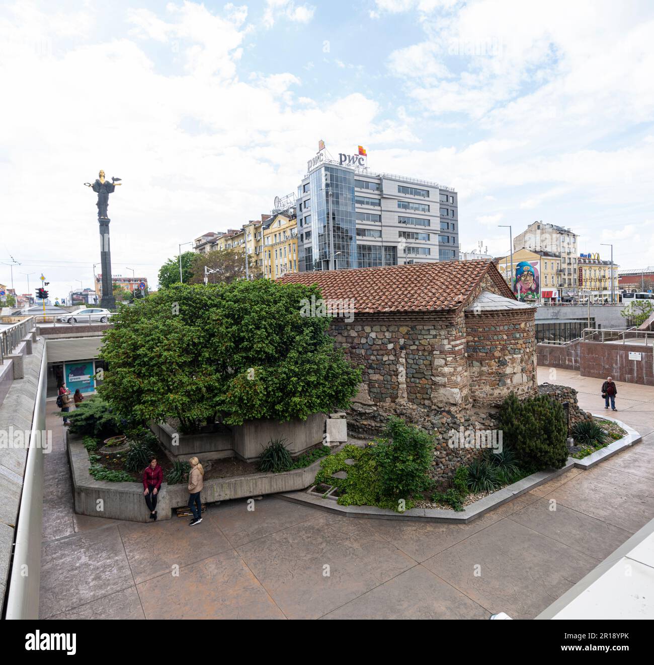 Sofia, Bulgaria. Maggio 2023. Vista esterna dell'antica chiesa di Sveta Petka nel centro della città Foto Stock