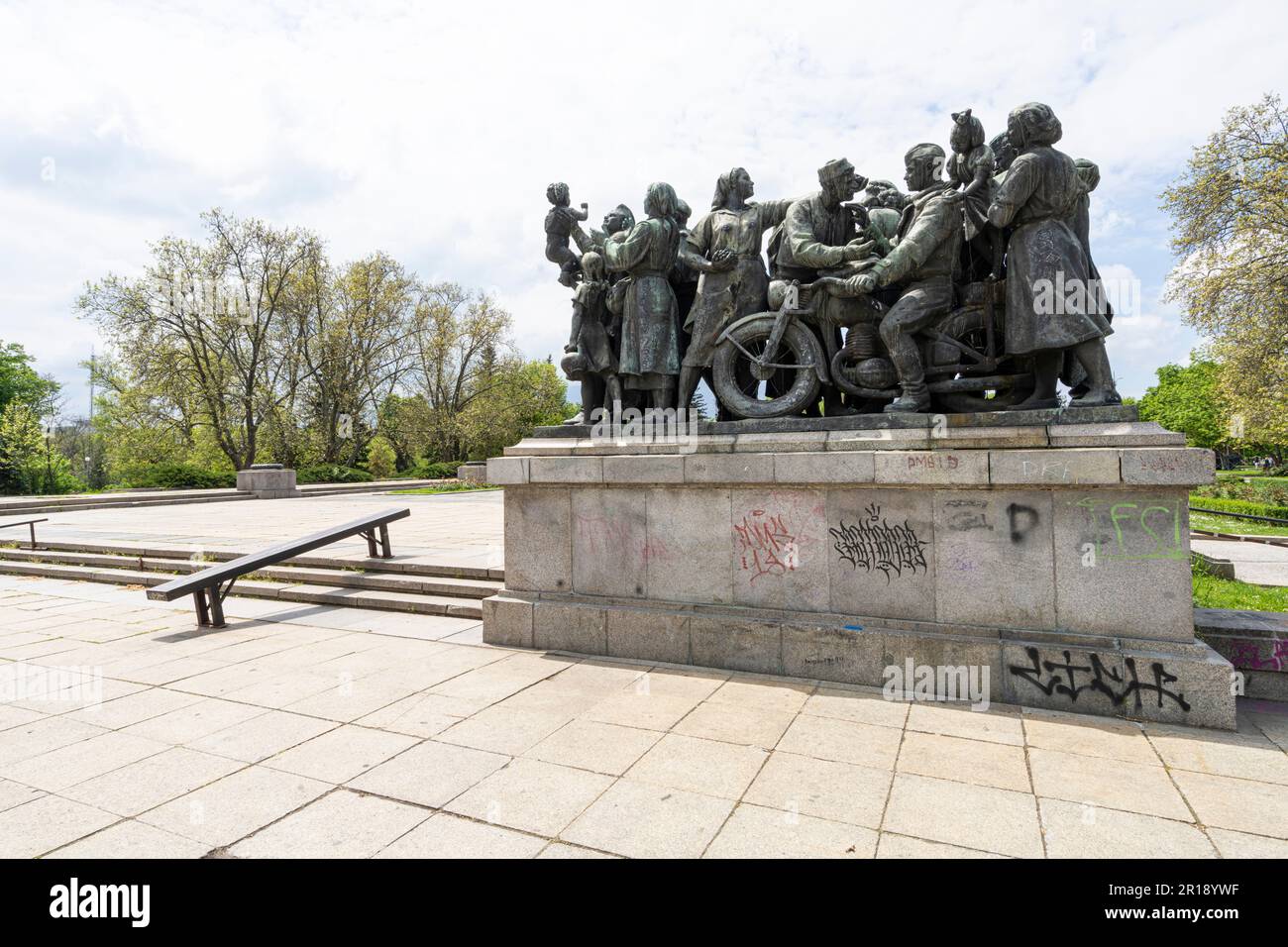 Sofia, Bulgaria. Maggio 2023. Particolare del Monumento all'Esercito sovietico in un parco del centro della città Foto Stock