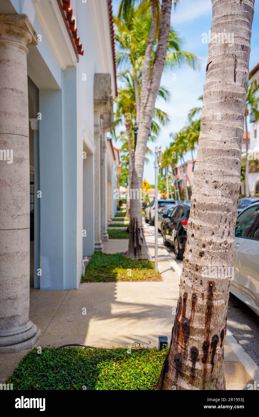 Vista sulla passeggiata per lo shopping di Worth Avenue Palm Beach Foto Stock