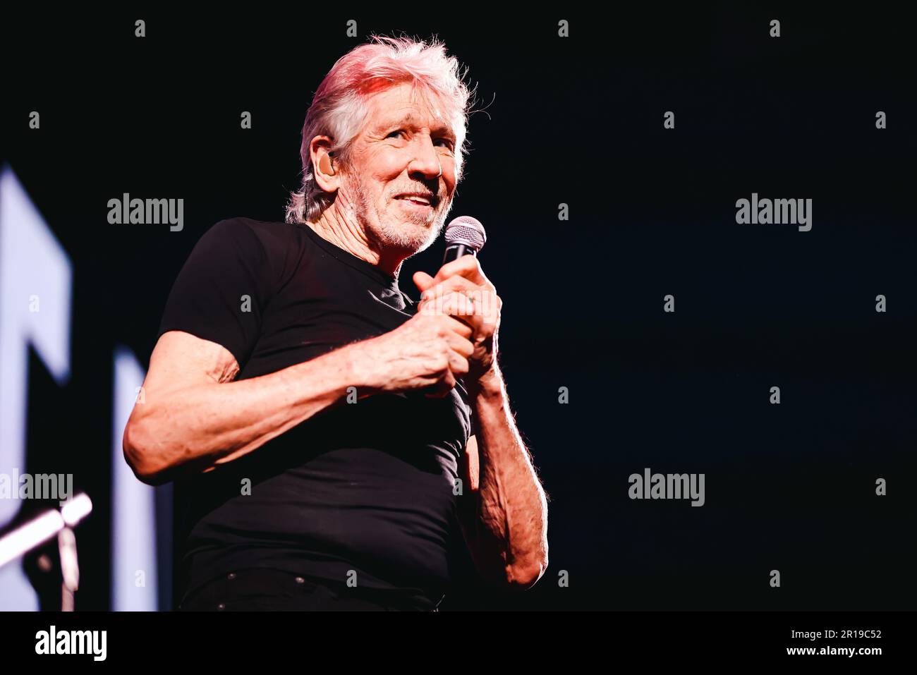 Roger Waters of Pink Floyd suona dal vivo al Mediolanum Forum Assago il 27 marzo 2023 a Milano (Foto di Alessandro Bremec/NurPhoto) Foto Stock