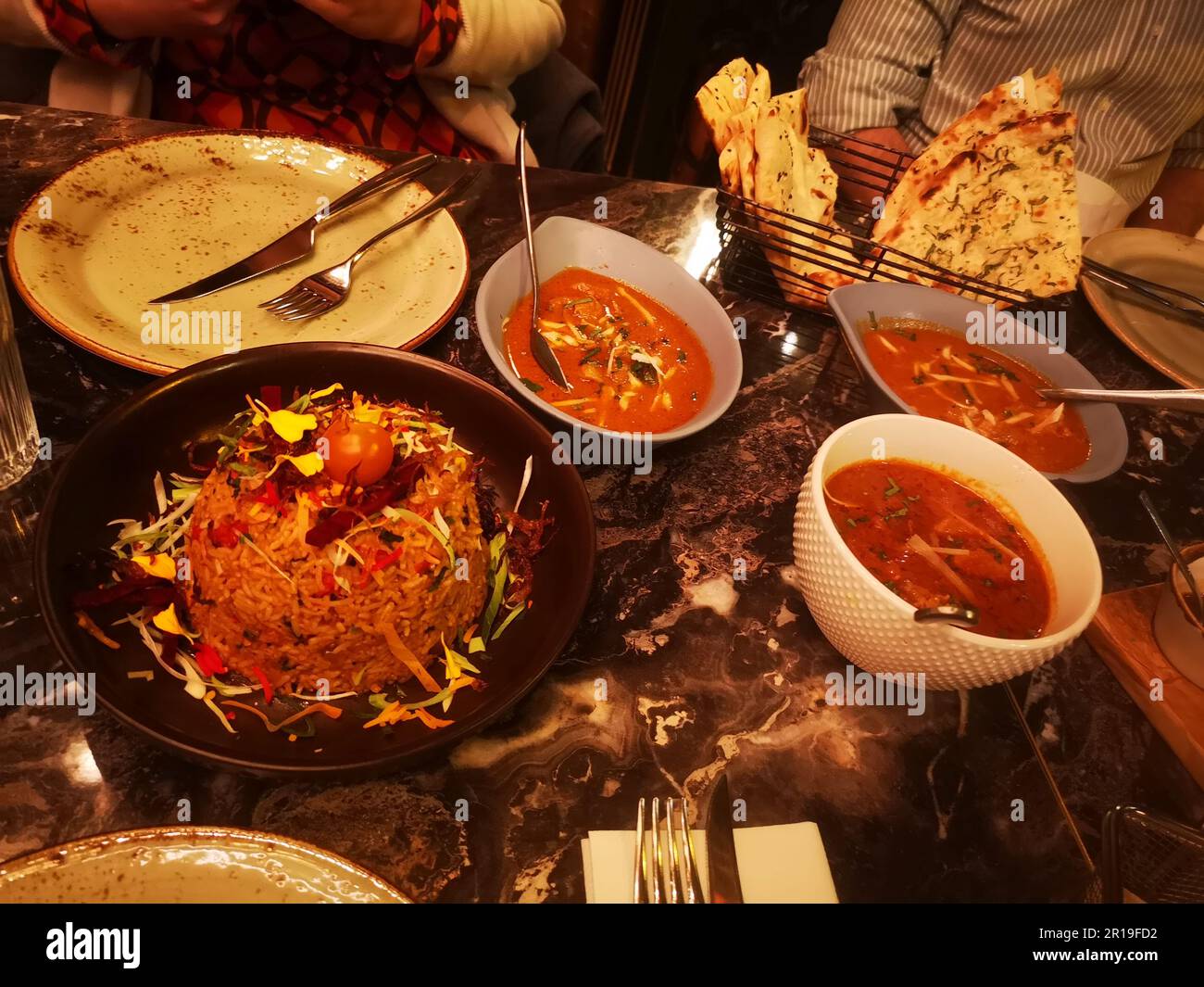 Cibo indiano in un ristorante a Madrid Foto Stock