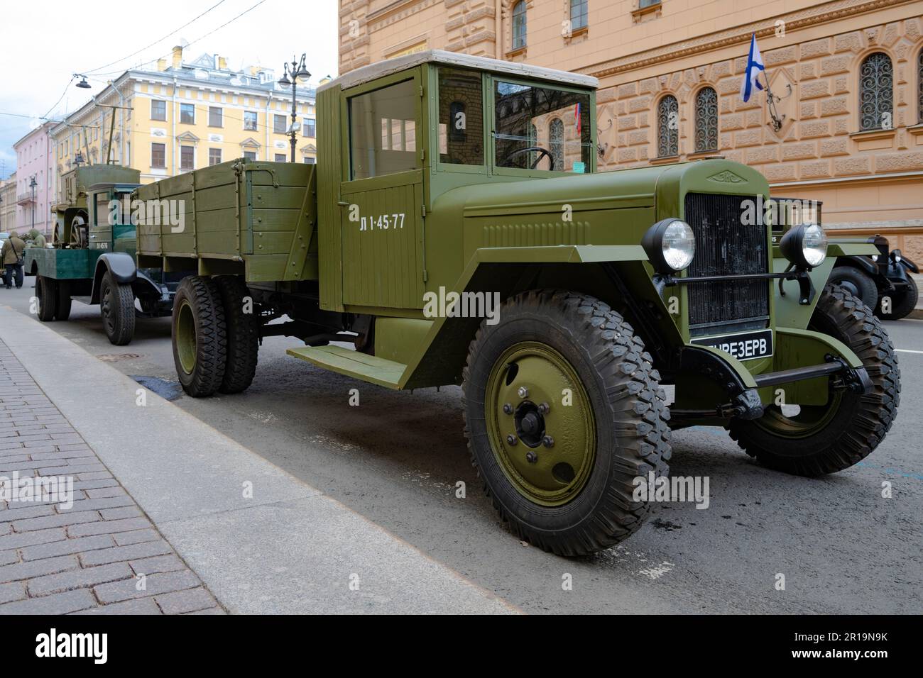 SAN PIETROBURGO, RUSSIA - 04 MAGGIO 2023: Primo piano del camion sovietico ZIS-5V. Preparazione per la prova della parata in onore della Giornata della Vittoria Foto Stock